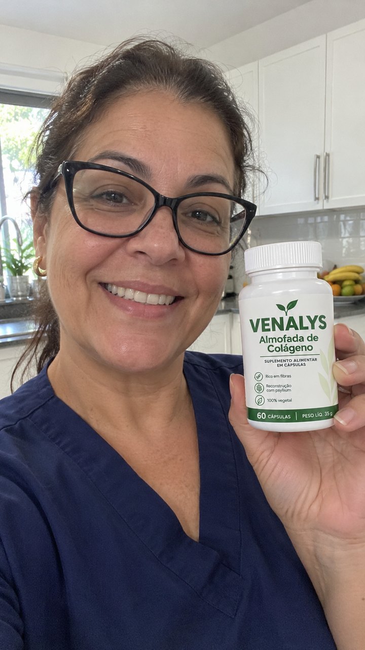 Cliente segurando o frasco de Venalys